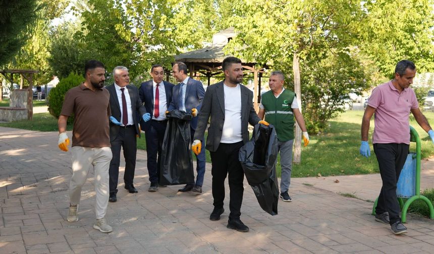 Adıyaman’da araçsız gün ve çevre temizliği yapıldı