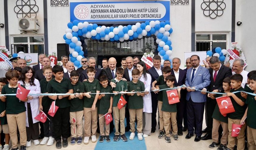Adıyaman’da Adıyamanlılar Vakfı Proje Ortaokulu Açıldı