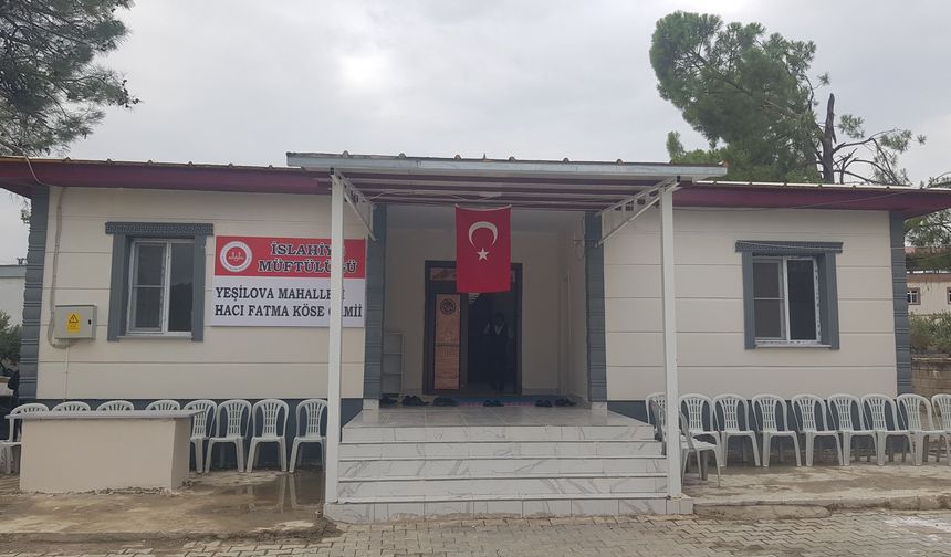 Depremde Hasar Gören Cami Hayırsever Desteğiyle Yükseldi