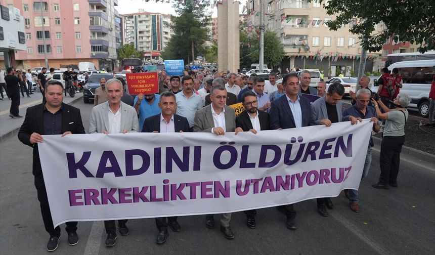 Diyarbakır'da Erkekler Kadın Cinayetlerine Karşı Yürüdü
