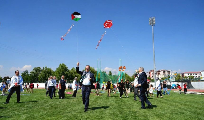 Adıyaman’da Filistinli Çocuklar İçin Uçurtmalar Uçuruldu