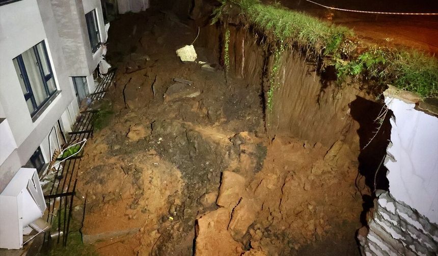 Trabzon'da Kuvvetli Yağışlar Su Baskınlarına Yol Açtı