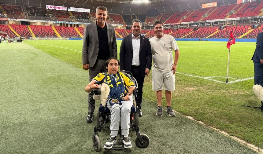 SMA'lı Firdevs, Fenerbahçe Maçını Tribünden İzledi