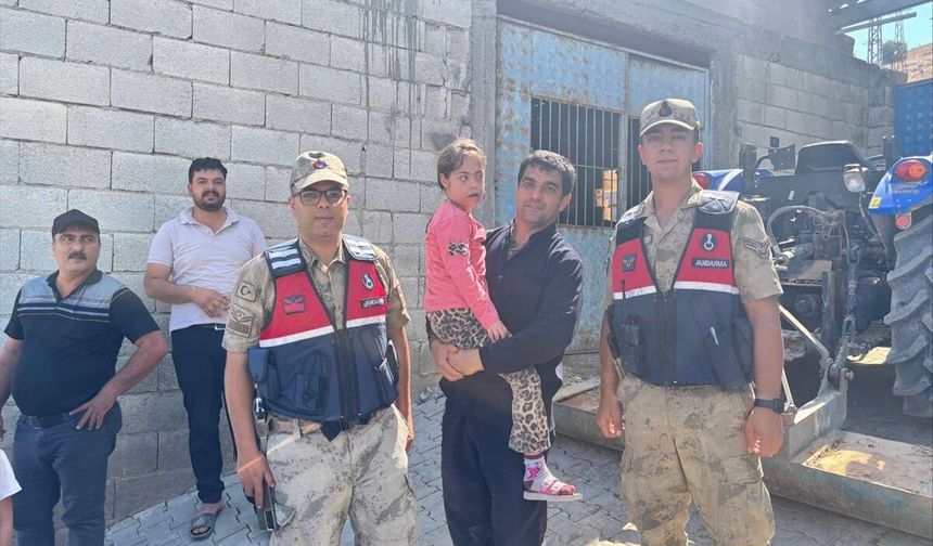 Jandarma Ekipleri Kaybolan Çocuğu Buldu