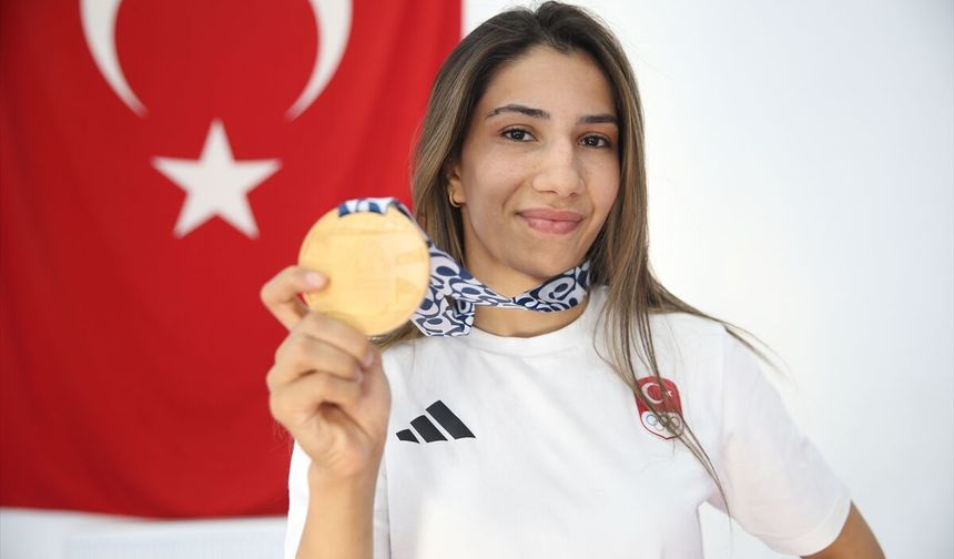 Zehra Demirhan, Akdeniz Oyunları'nda Altın Madalya Kazandı