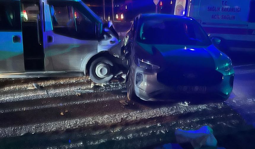 Adıyaman’da Tarım İşçilerini Taşıyan Minibüs Kaza Yaptı: 15 Yaralı