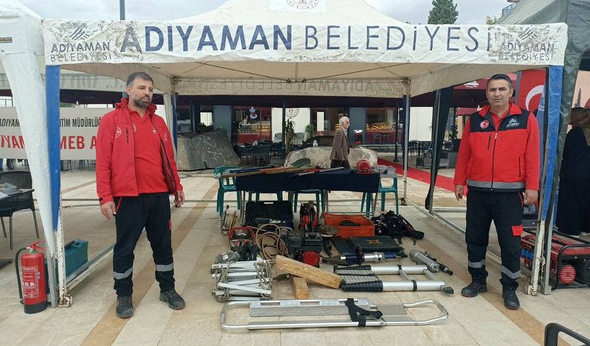 Adıyaman’da Kent Meydanı ve okullarda deprem tatbikatı