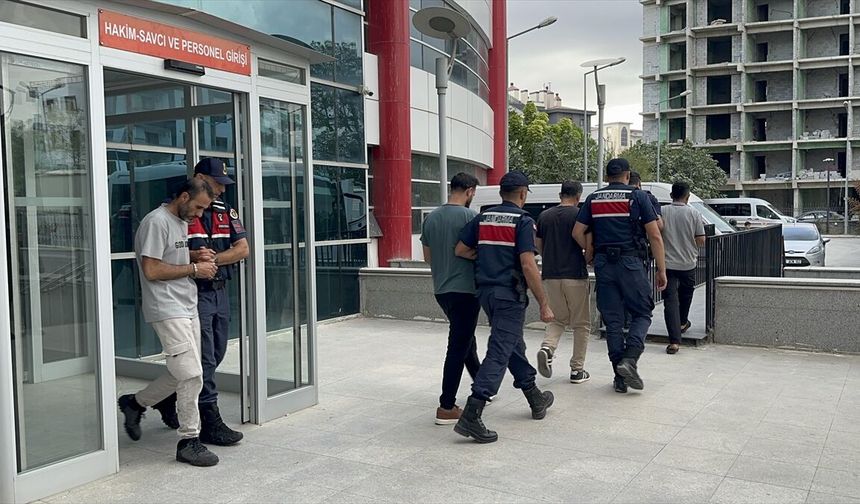 Adıyaman'da DEAŞ Operasyonunda Yabancı Uyruklu 5 Kişi Tutuklandı