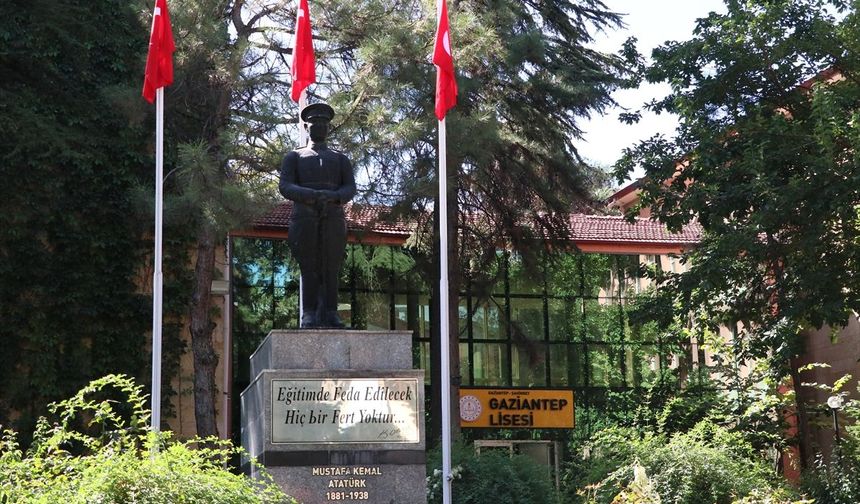 Gaziantep Lisesi 100 Yıldır Nesiller Yetiştiriyor