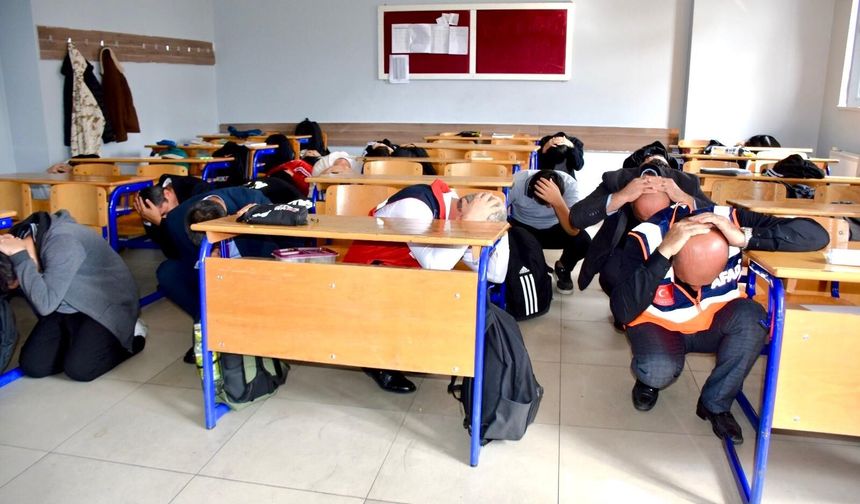 Batman'da Öğrenci ve Personel Tahliye Tatbikatı