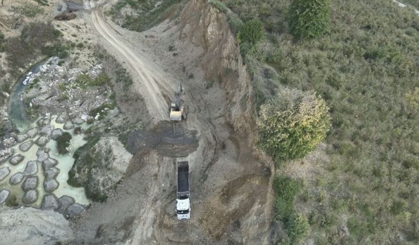 Düzce'de Dereye Atık Boşaltan 8 Şüpheli Yakalandı