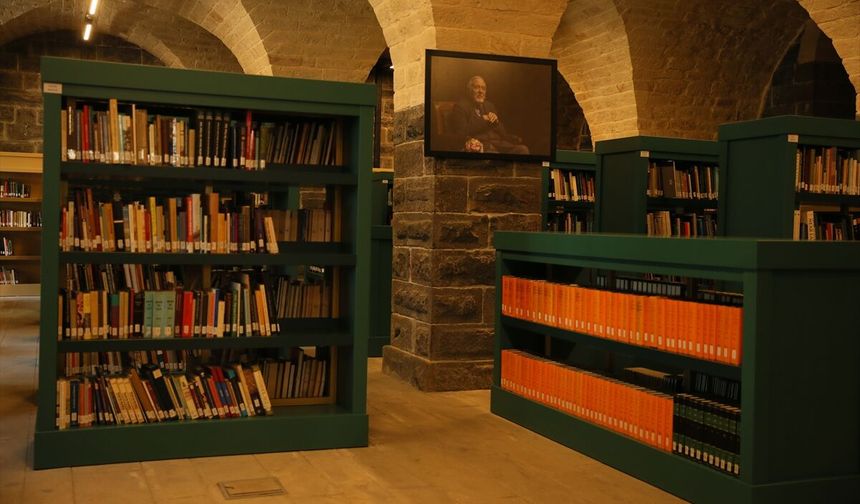 Prof. Dr. İlber Ortaylı Kütüphanesi Gaziantep'te Hizmete Girdi