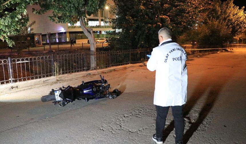 Motosikleti Devrilen Sürücü Hastanelik Oldu