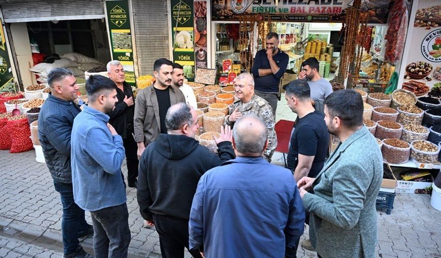 Emniyet Müdürü Özdemir, Esnafın Taleplerini Helvacılar'da Dinledi