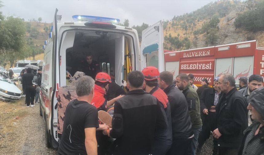 Şırnak Uludere'de Otomobil Kazasında Sürücü Yaralandı